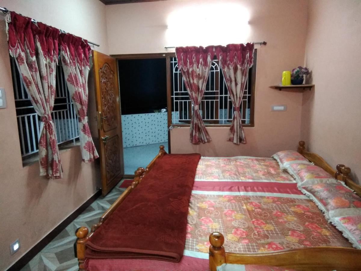 Maniis Homestay Vālpārai Dış mekan fotoğraf