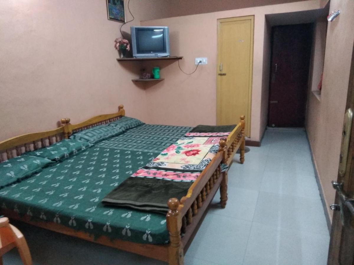 Maniis Homestay Vālpārai Dış mekan fotoğraf