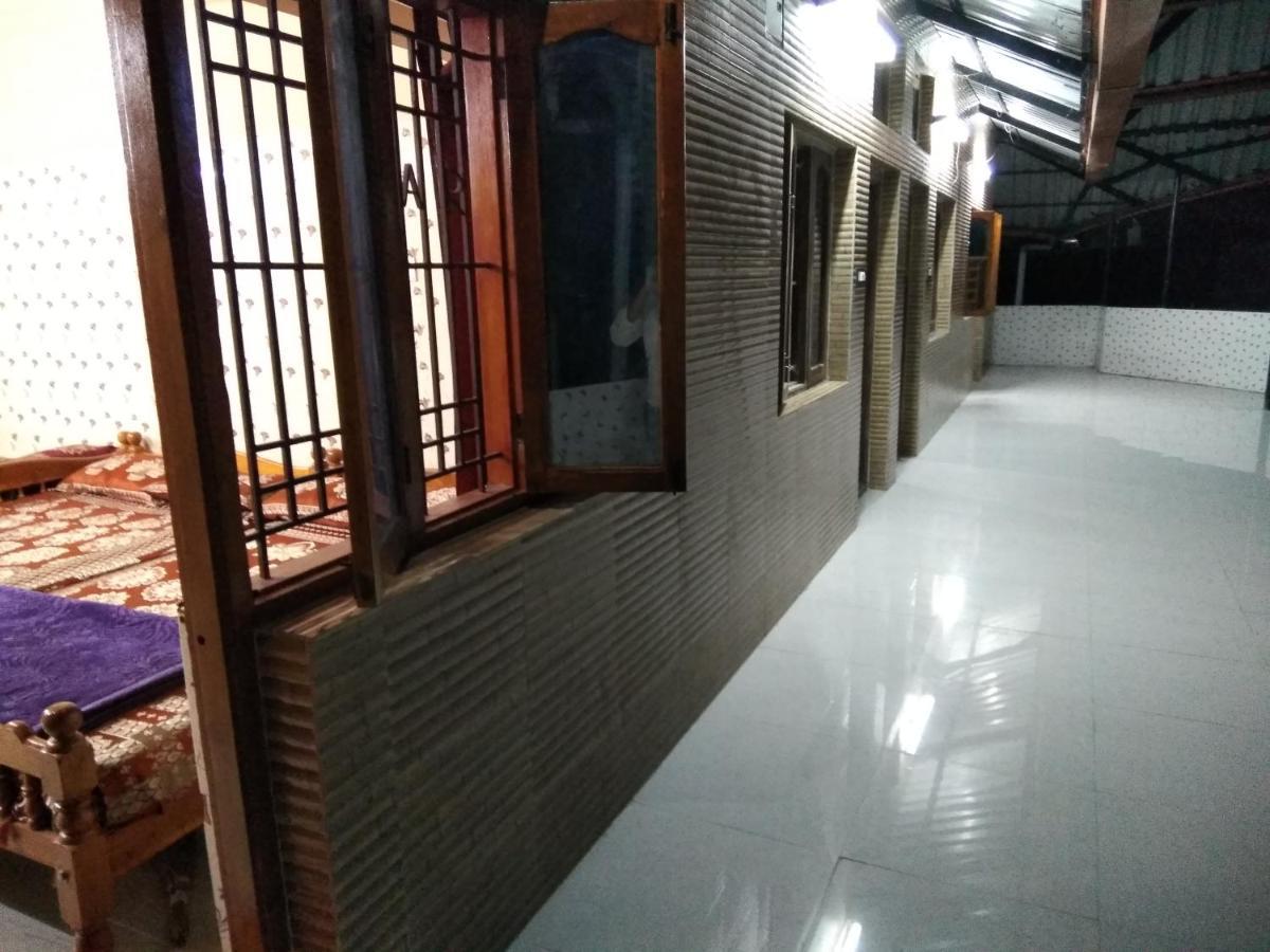 Maniis Homestay Vālpārai Dış mekan fotoğraf