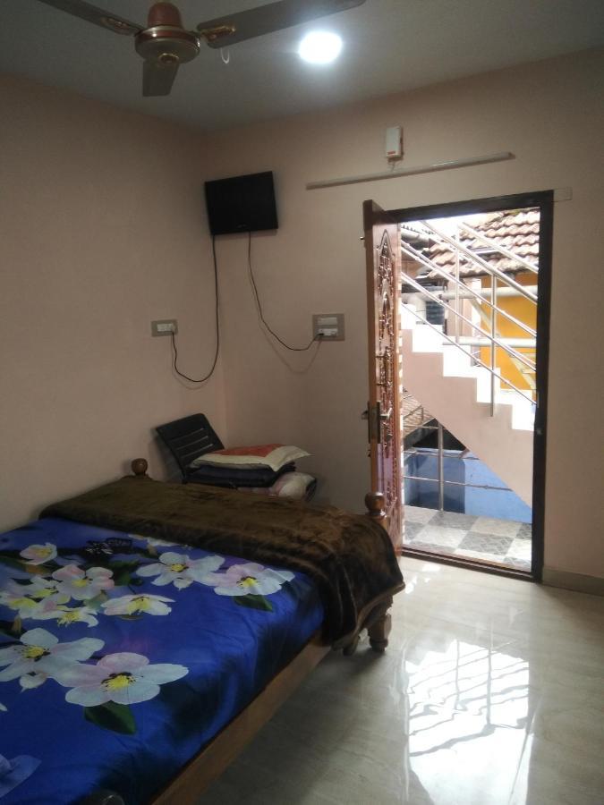 Maniis Homestay Vālpārai Dış mekan fotoğraf