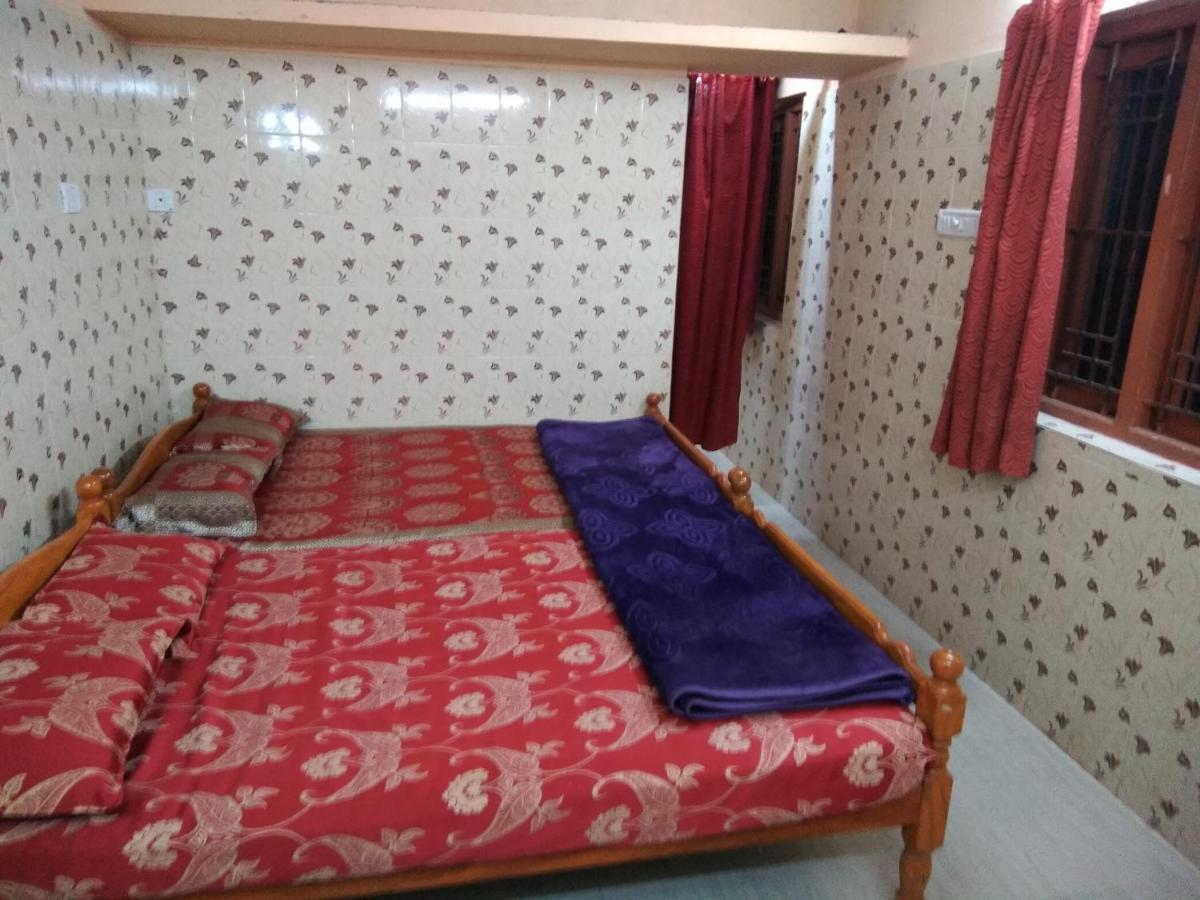 Maniis Homestay Vālpārai Dış mekan fotoğraf